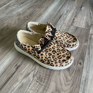 Hey Dudes Women’s size 7